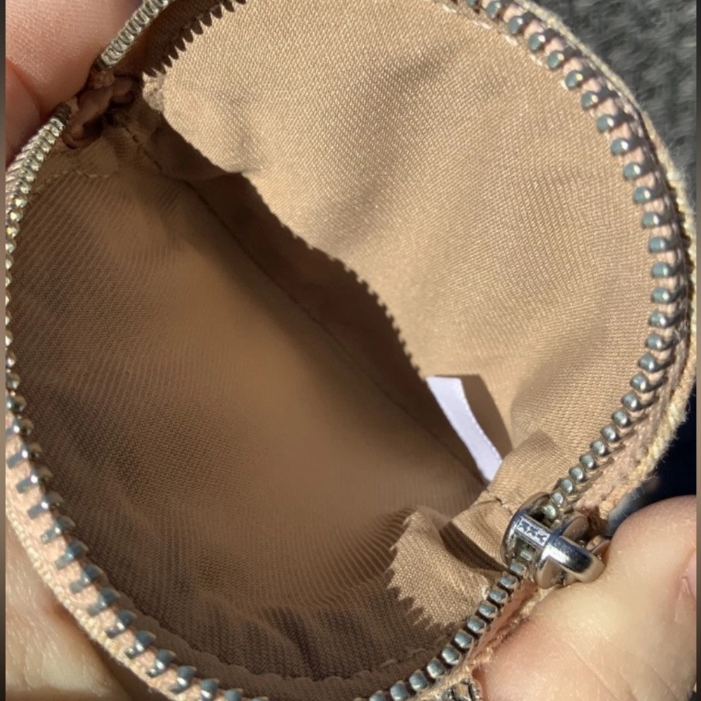 Coach Circular Coin Pouch In Signature Jacquard NWT - Picture 5 of 6
